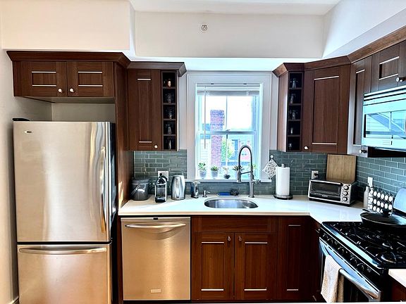 Kitchen, Appliance Detail