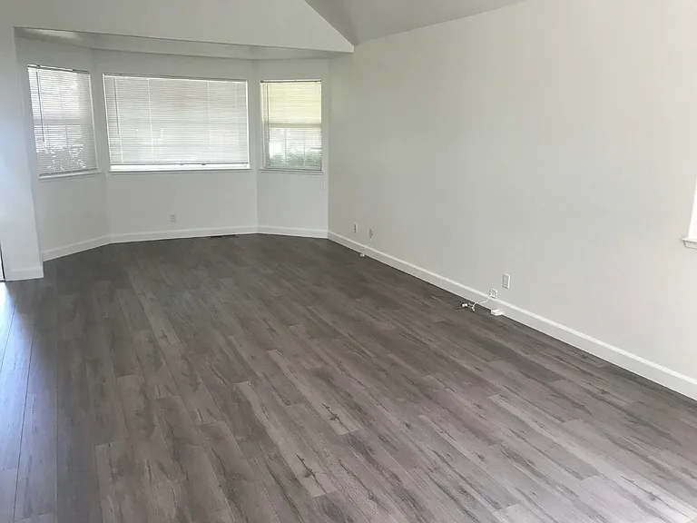 494 Len Cir — Photo 5