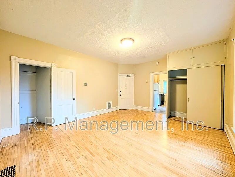 Studio, 1.0 bath, 545 sqft, $1,050 — Photo 3