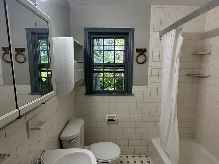 7 Hemlock St #1 — Photo 10
