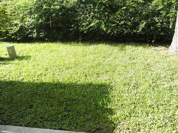 3rd image of 721 Cypress Way E
