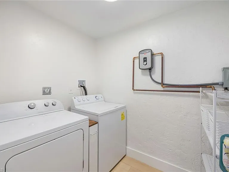 4525 Fluvia Ave — Photo 20