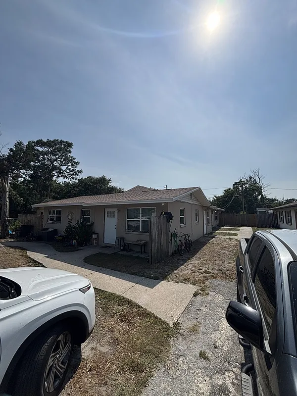 Studio, 1.0 bath, 145 sqft, $800 — Photo 1