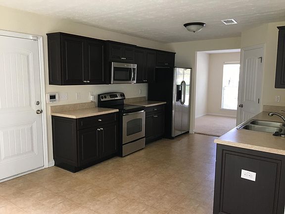 5th image of 1472 Collins Dr