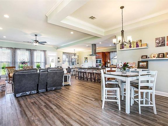 4th image of 110 Beau Place Blvd