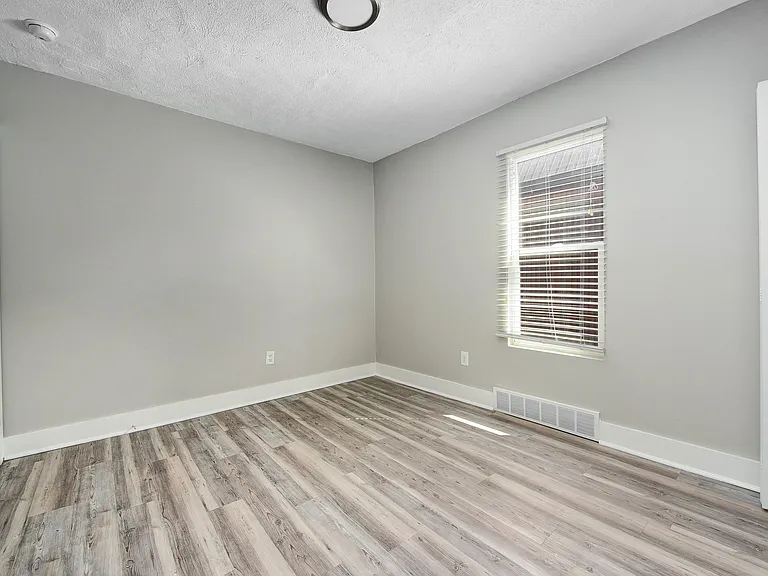 2485 W 7th St #4 — Photo 19