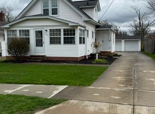 1327 Mayfield Ridge Rd, Mayfield Heights, OH 44124