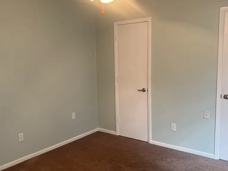 3700 Dauphine Ct — Photo 26