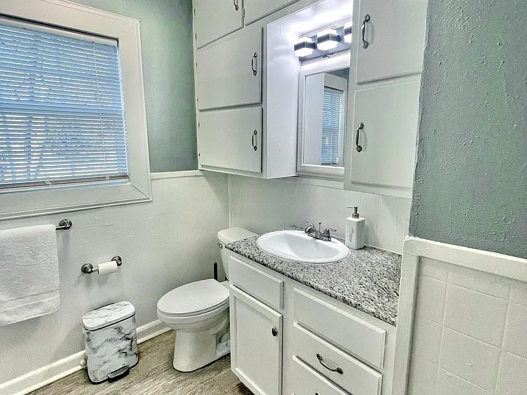 2321 Lyle Ave — Photo 30
