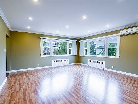 4th image of 521 College Pl Unit 1