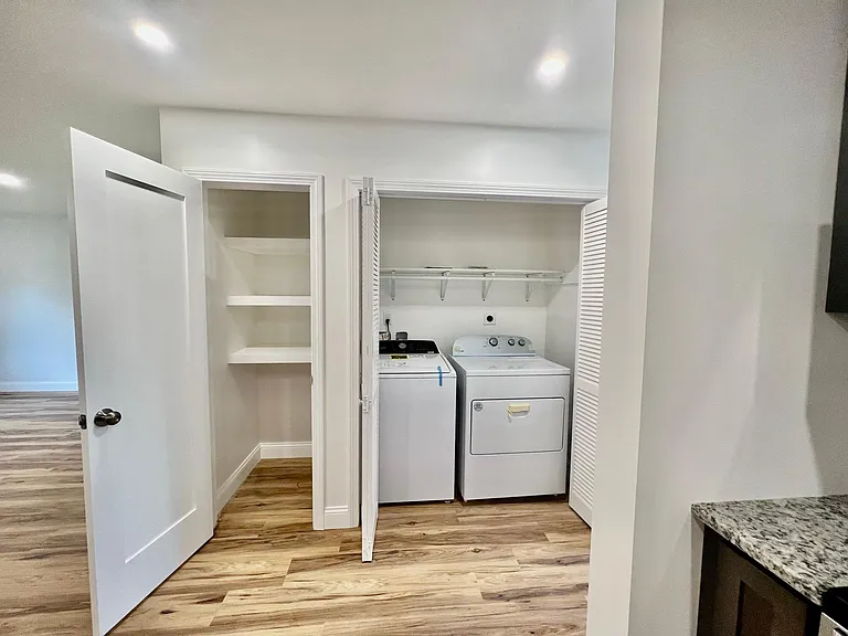 124 Crane Ave #B — Photo 7