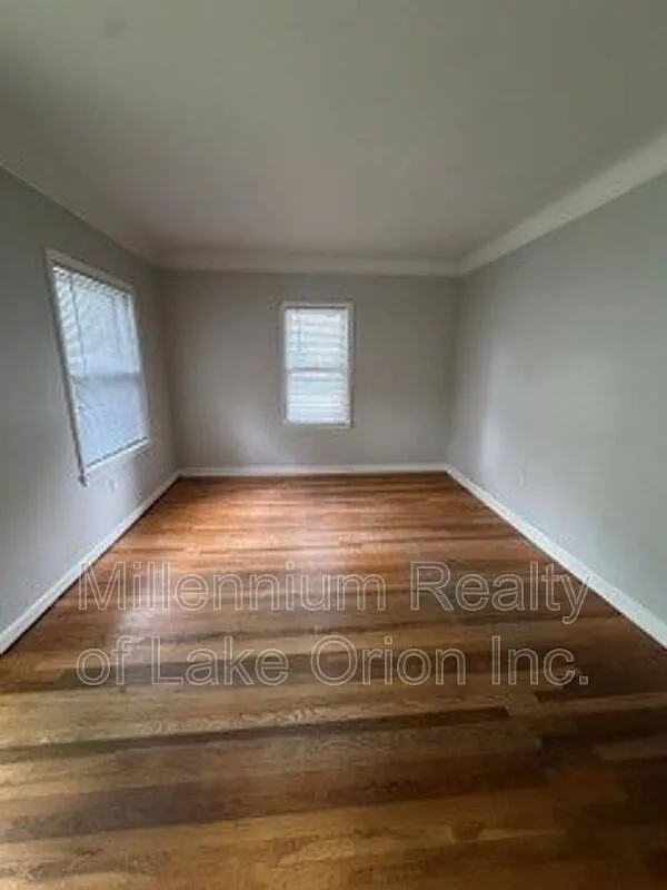 3 bed, 1.0 bath, 1100 sqft, $1,395 — Photo 4
