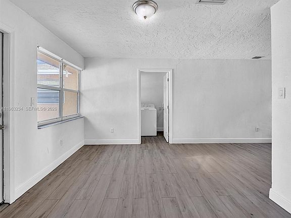 4th image of 2512 NW 9th Pl