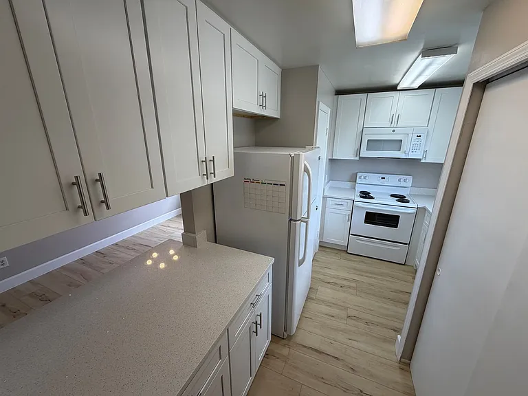 4160 Pershing Pointe Pl #3 — Photo 5