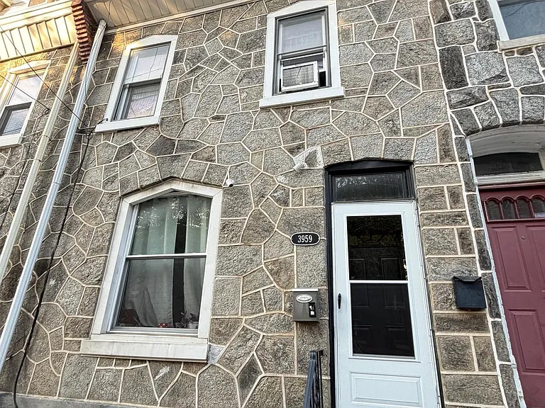 3959 Terrace St — Photo 2