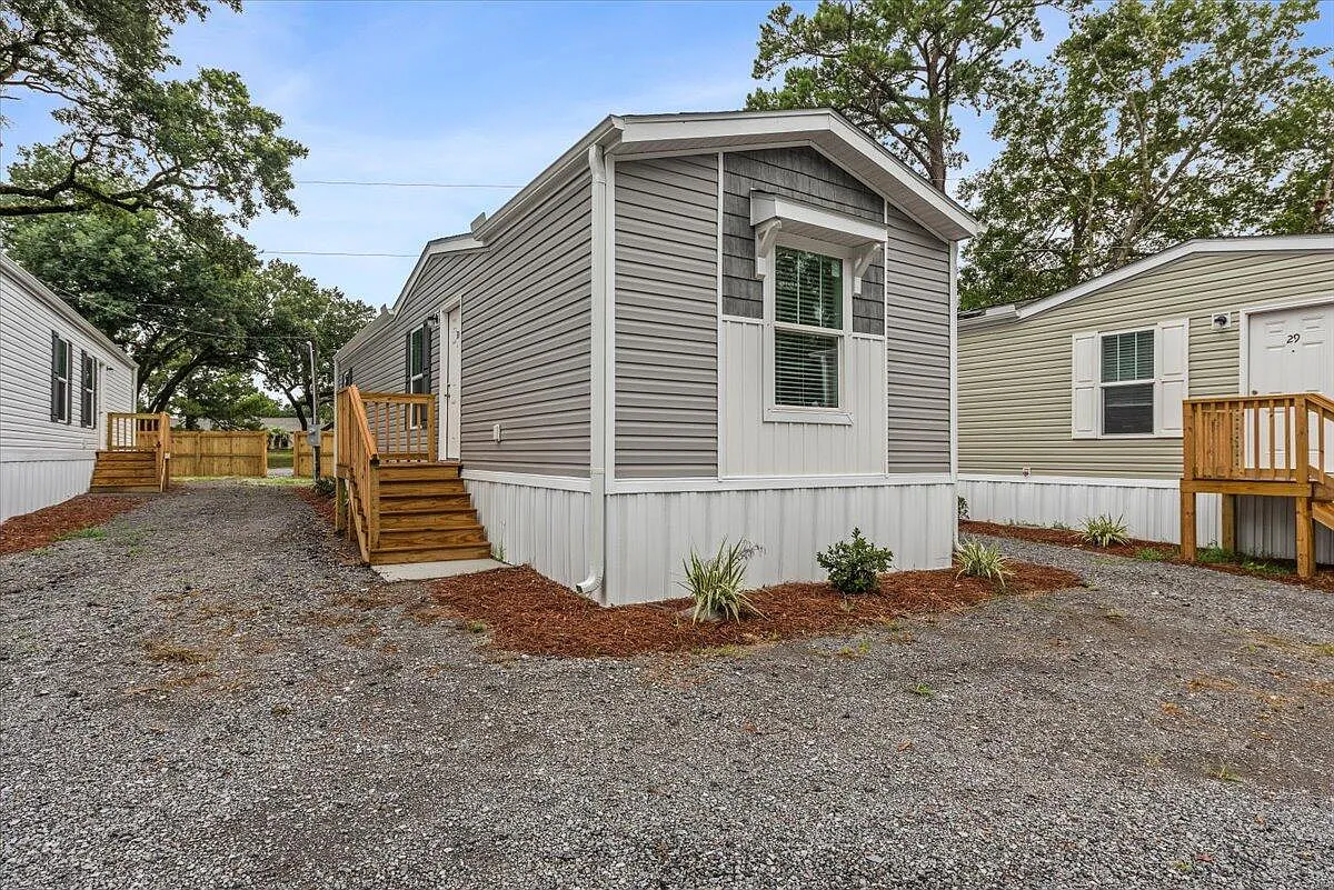 2 bed, 2.0 bath, 700 sqft, $1,850 — Photo 3