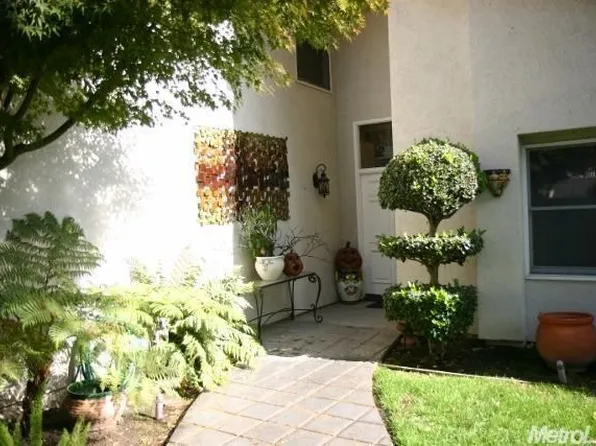 3843 Petersburg Cir, Stockton, CA 95219