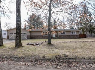 4728 Joan Ln, Pinckney, MI