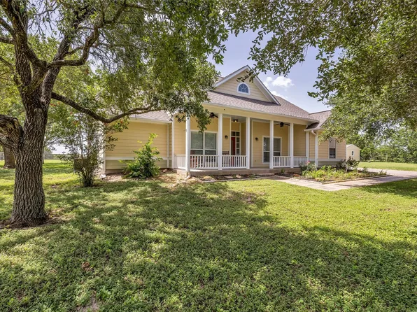 1075 Harrisburg Rd, Brenham, TX 77833