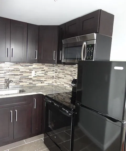 1235 S 8th St — Photo 3
