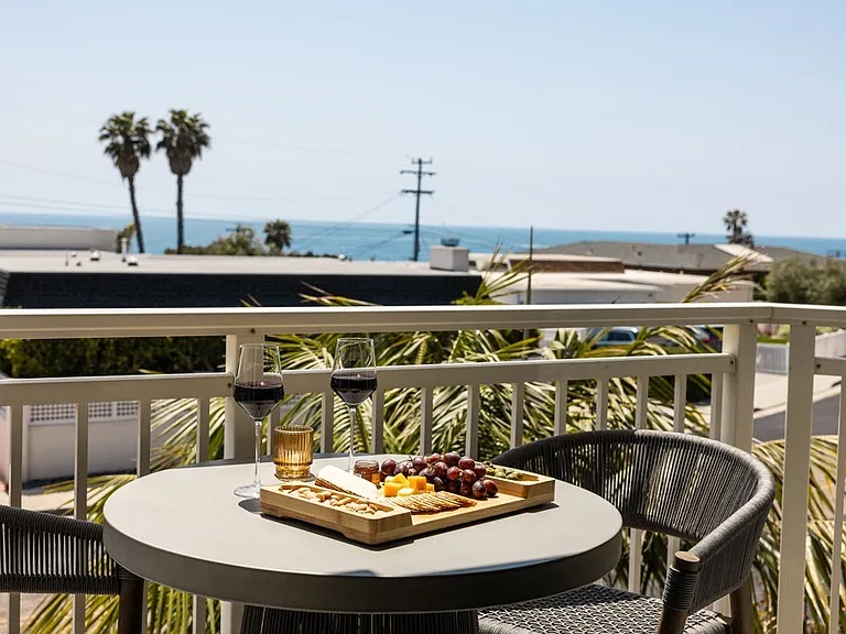 5366 La Jolla Blvd #101C — Photo 8