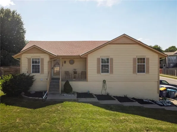 1100 SE 11th Pl, Lees Summit, MO 64081