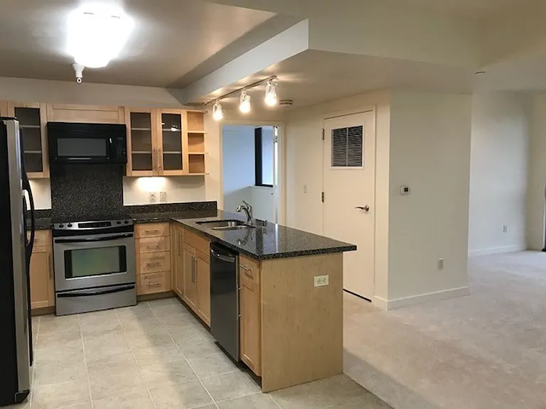 600 Queen St #1003 — Photo 2