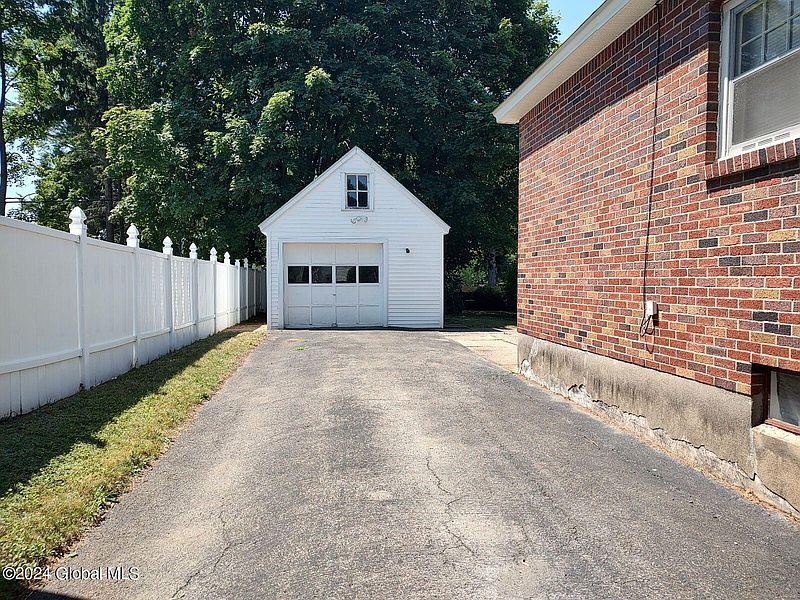 3rd image of 1012 Raymond Street