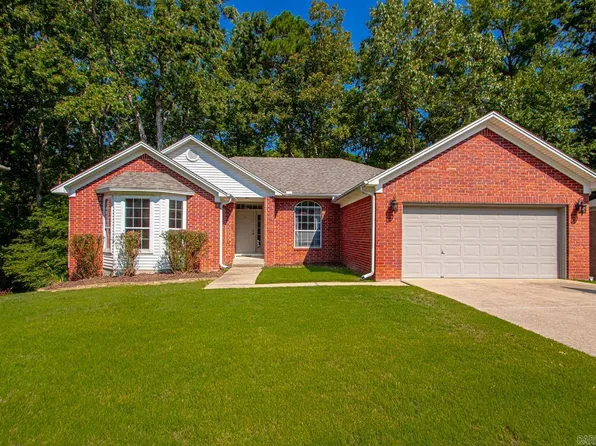 1213 River Oaks, Benton, AR 72019