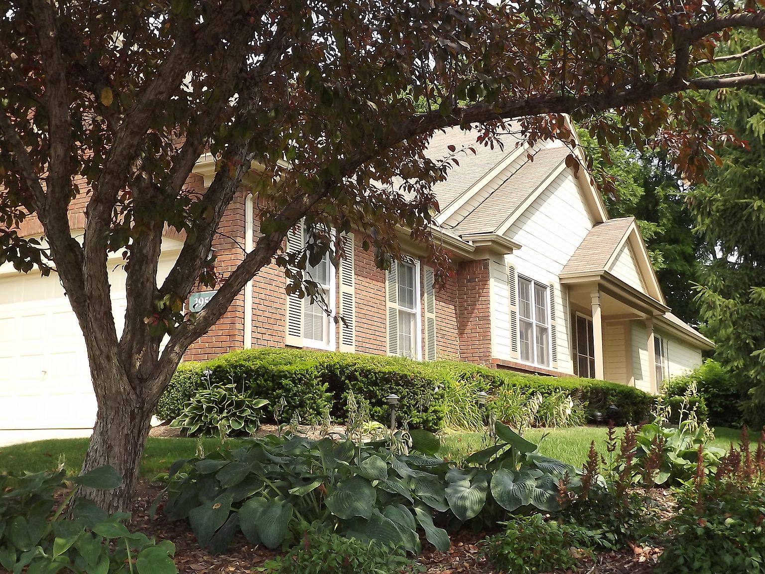 39582 Village Run Dr, Northville, MI 48168 | Zillow