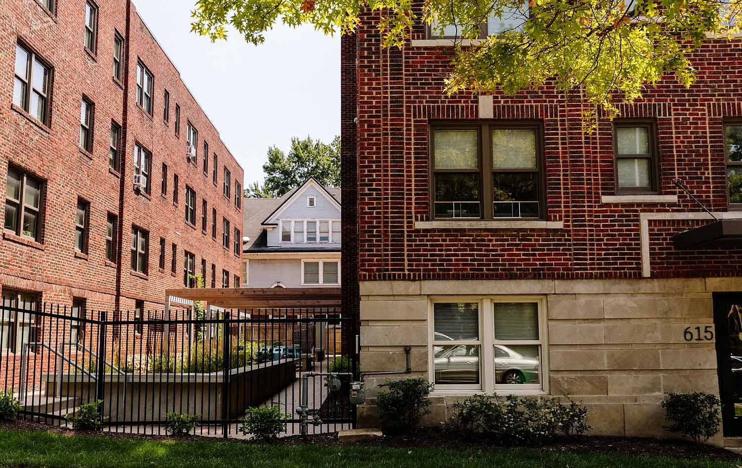 Kenwood — Photo 3