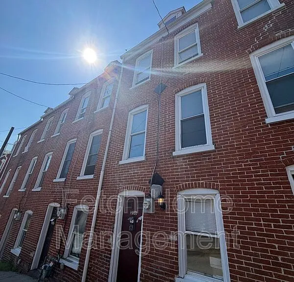 236 W Mifflin St — Photo 1