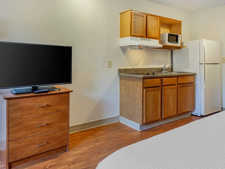 Studio Suite - 1 Full Bed