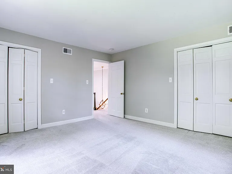 8500 Brook Rd — Photo 33