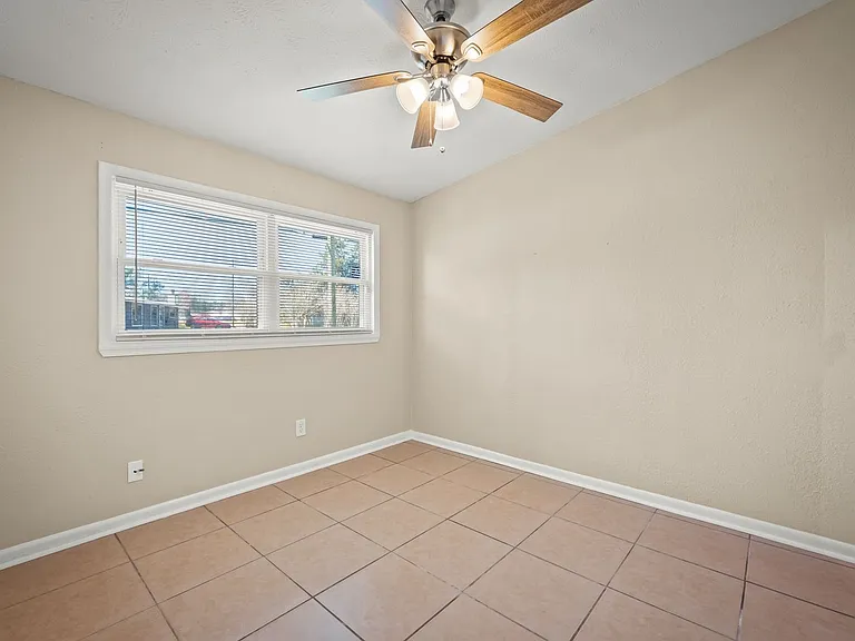 909 Westgate Dr — Photo 21