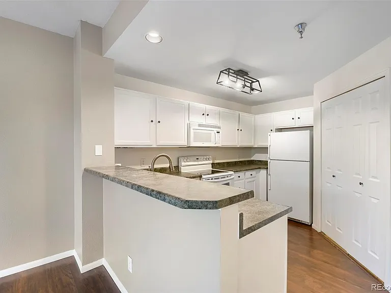 2575 S Syracuse Way #H104 — Photo 8