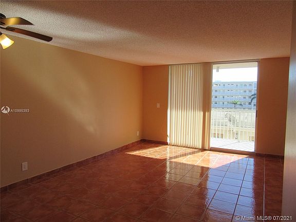 3rd image of 3161 S Ocean Dr APT 409