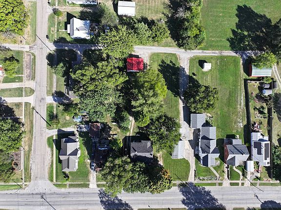 4th image of 236 N 4th St