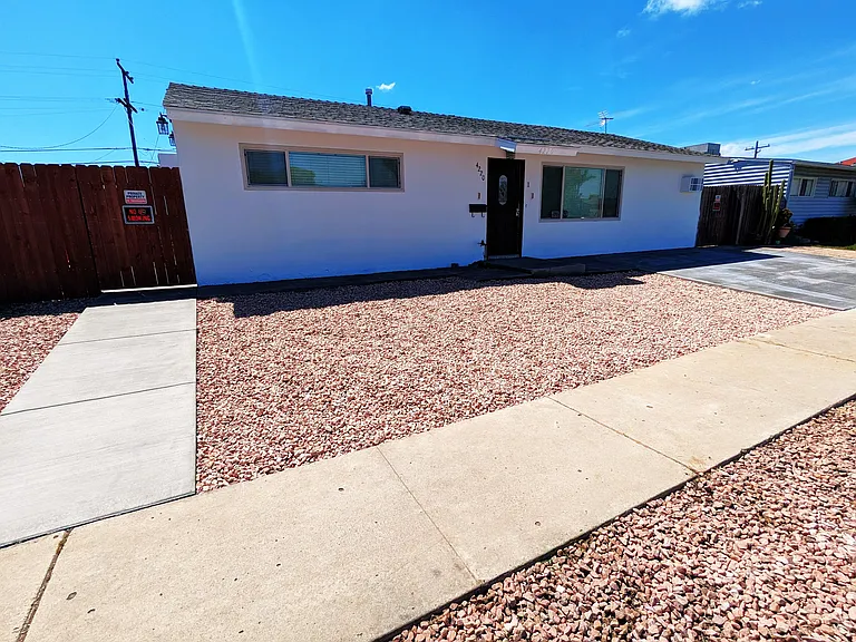 4220 Clairemont Dr #2 — Photo 2