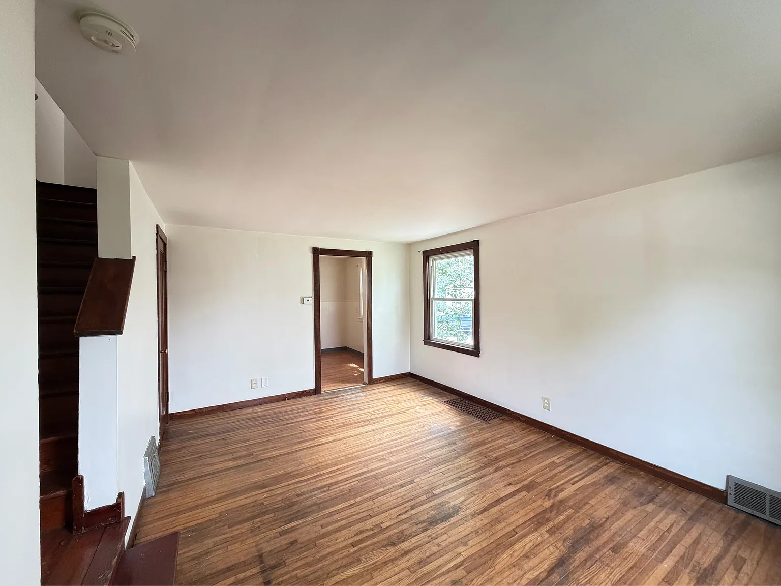 160 Woodward Avenue - Right — Photo 2