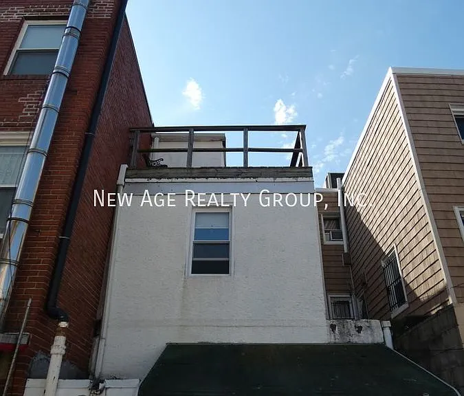 1011 Federal St — Photo 9