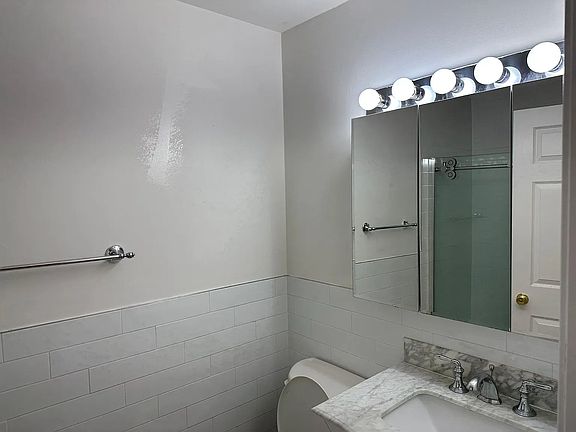 2nd image of 8905-8913 Riverside Pl #8911-1