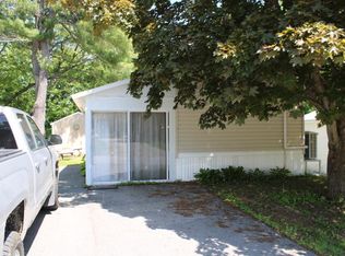 8 Maxim St, Madison, ME 04950