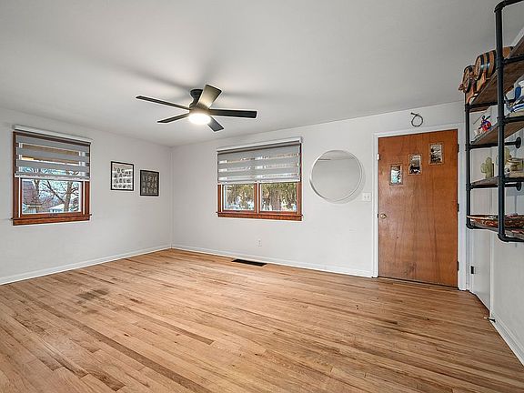 2nd image of 10044 Skyridge Dr