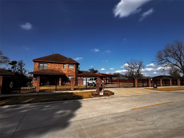 2511 Connorvale Rd, Houston, TX 77039