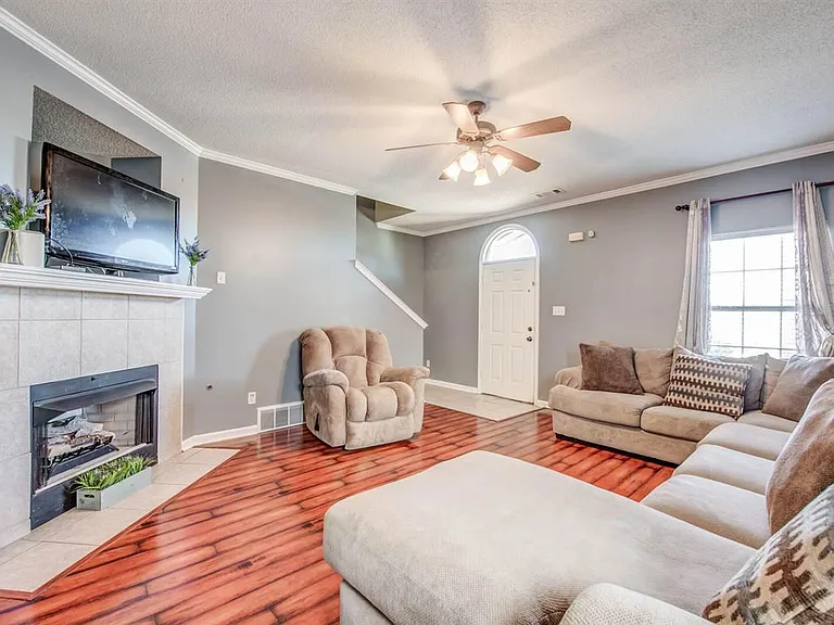 6851 Seaside Dr — Photo 3