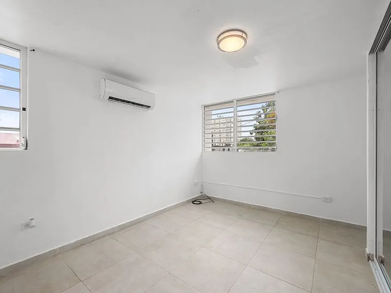 Urb Crown Hills 127 Calle Carite — Photo 25