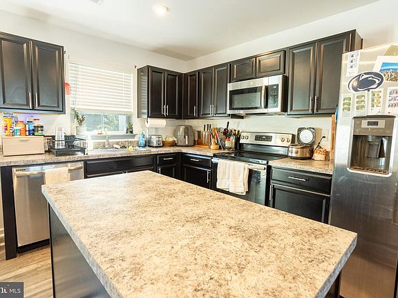 3rd image of 153 Wye Oak Dr