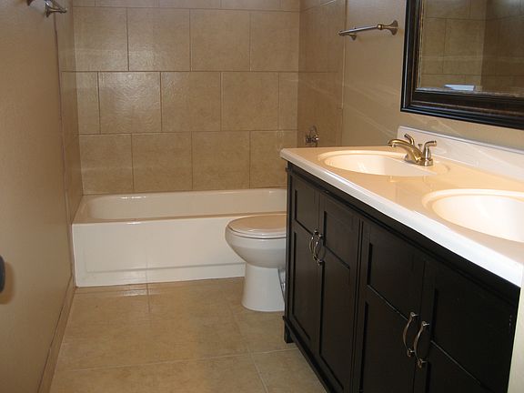 5th image of 3220 E Wildwood Dr