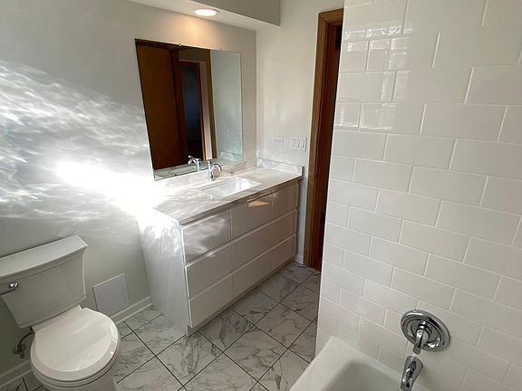 5th image of 6019 N Elston Ave #2